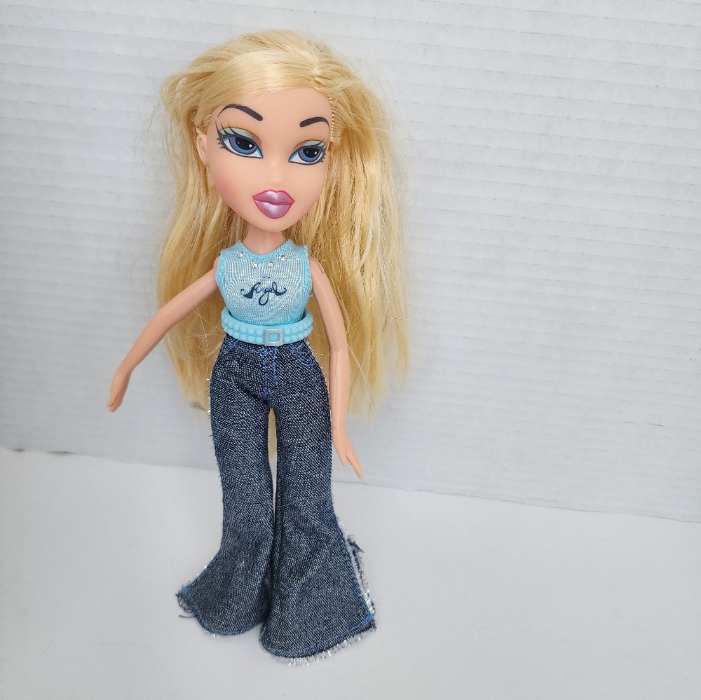 Bratz 20 Year Special Anniversary Edition Cloe  *No Shoes* Original Clothes